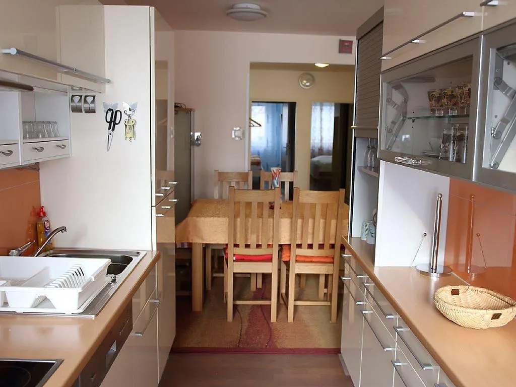 Apartment Mariahilf - 4Rooms4You
